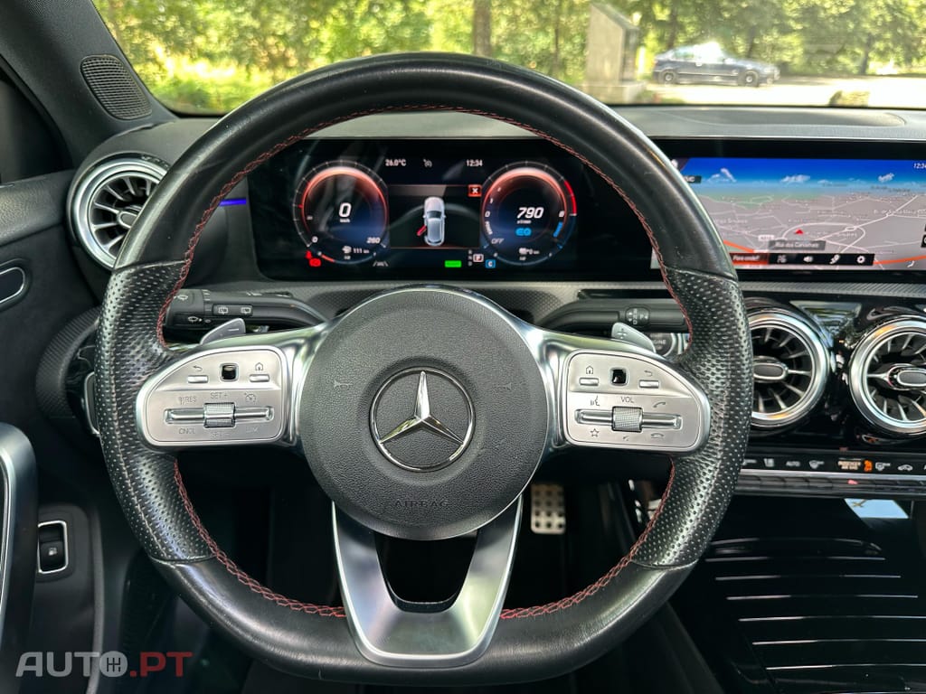 Mercedes-Benz A 250 e AMG Line