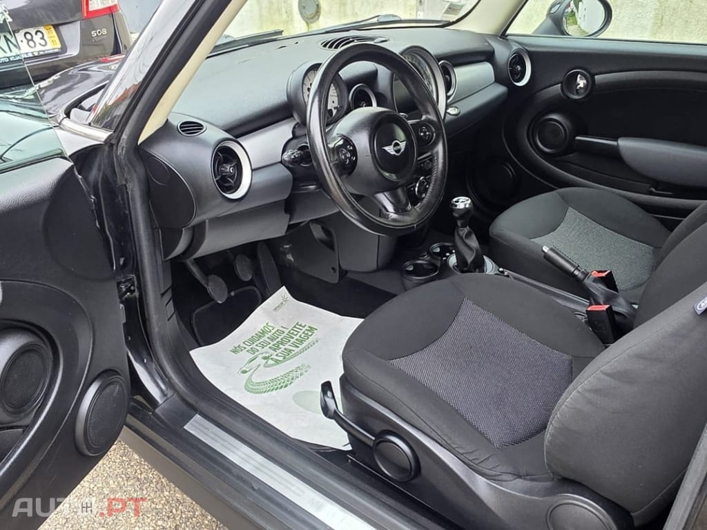 MINI Cooper Cooper D