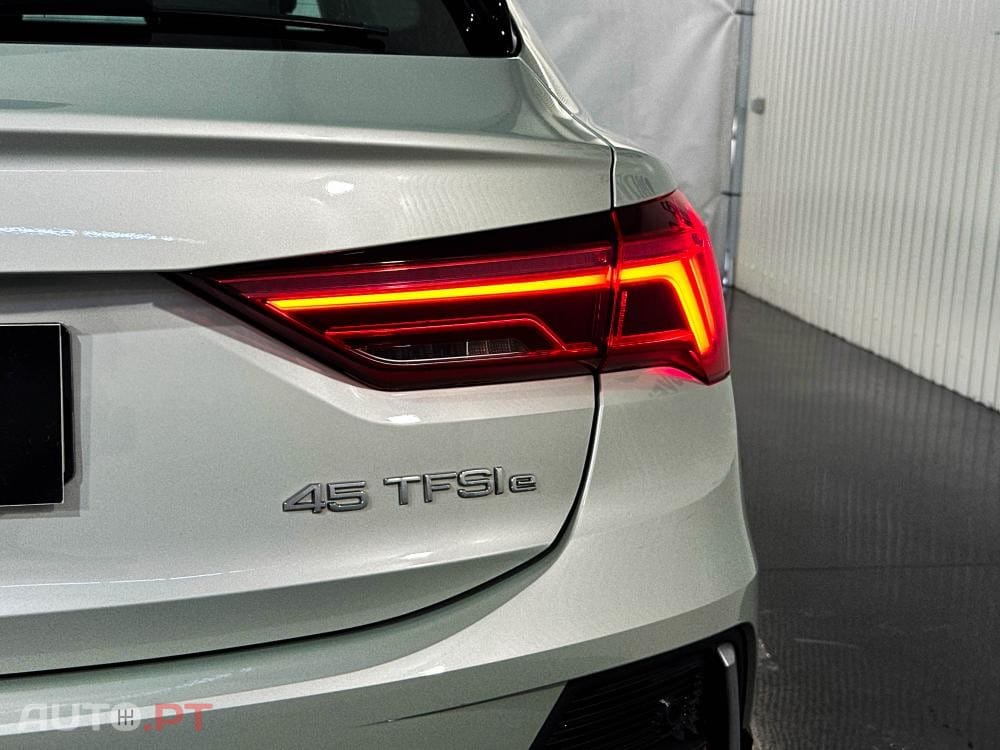 Audi Q3 45 TFSIe S line S tronic