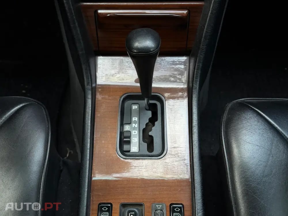 Mercedes-Benz 260 260 E