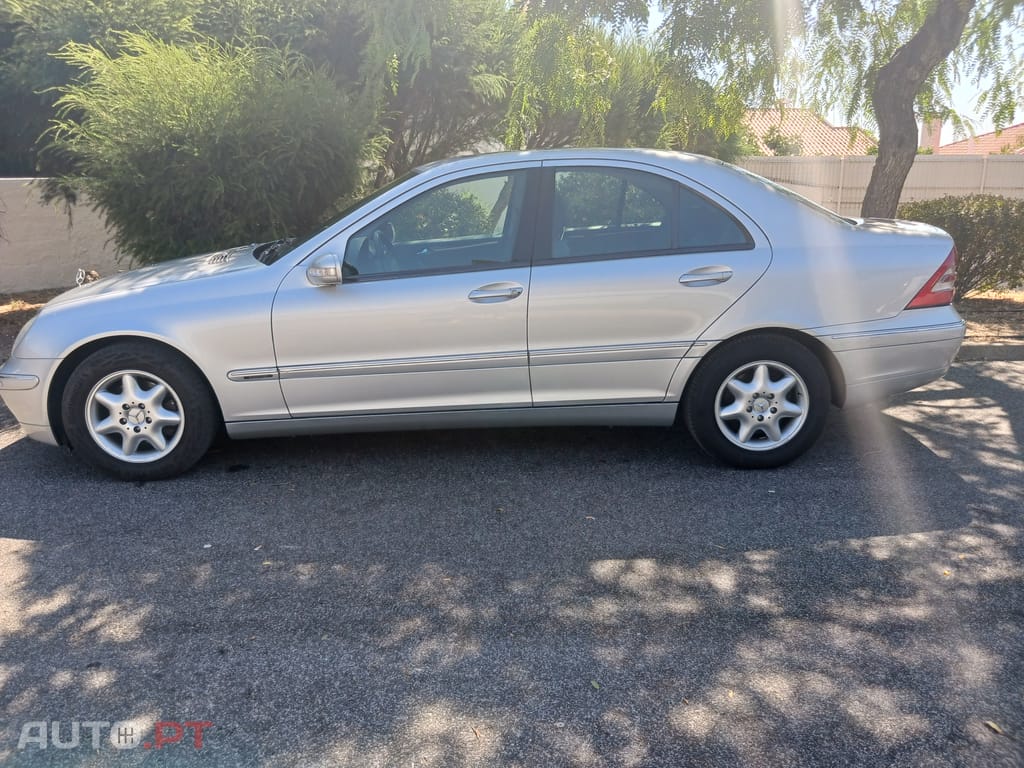 Mercedes-Benz C 220 CDI Elegance  W203
