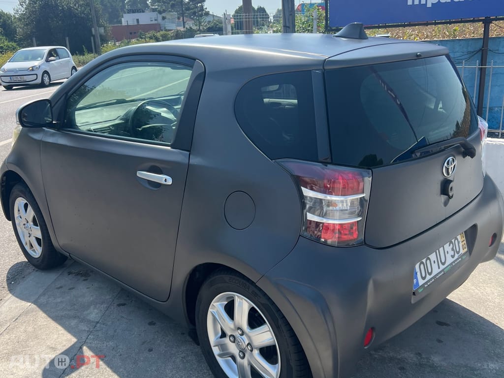 Toyota iQ 1.0 VVT-i