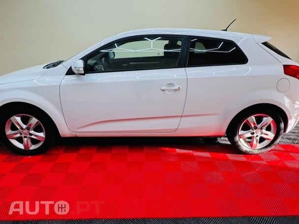 Kia Ceed S Coupé 1.4 CVVT EX ISG — fotografia 8