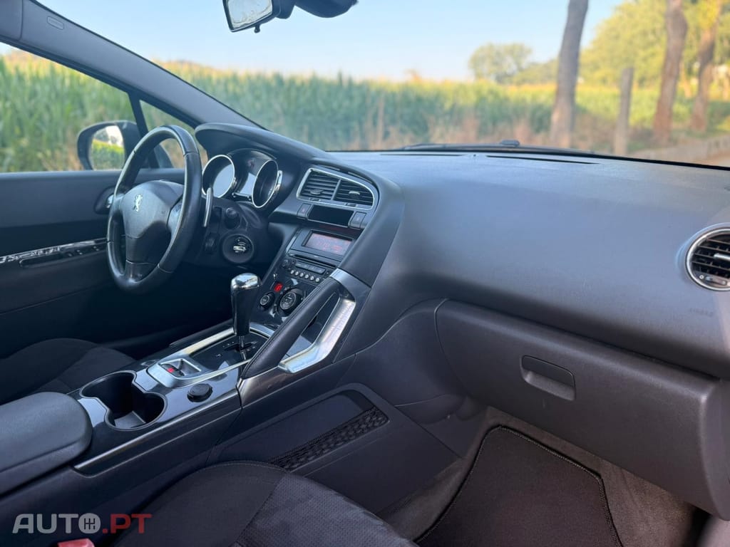 Peugeot 3008 1.6 HDi Executive CMP6