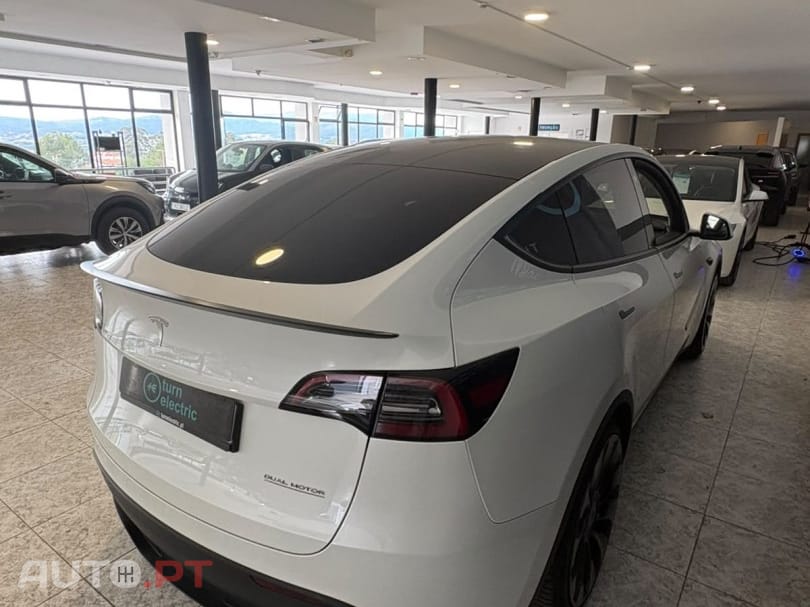 Tesla Model Y Performance Dual Motor AWD