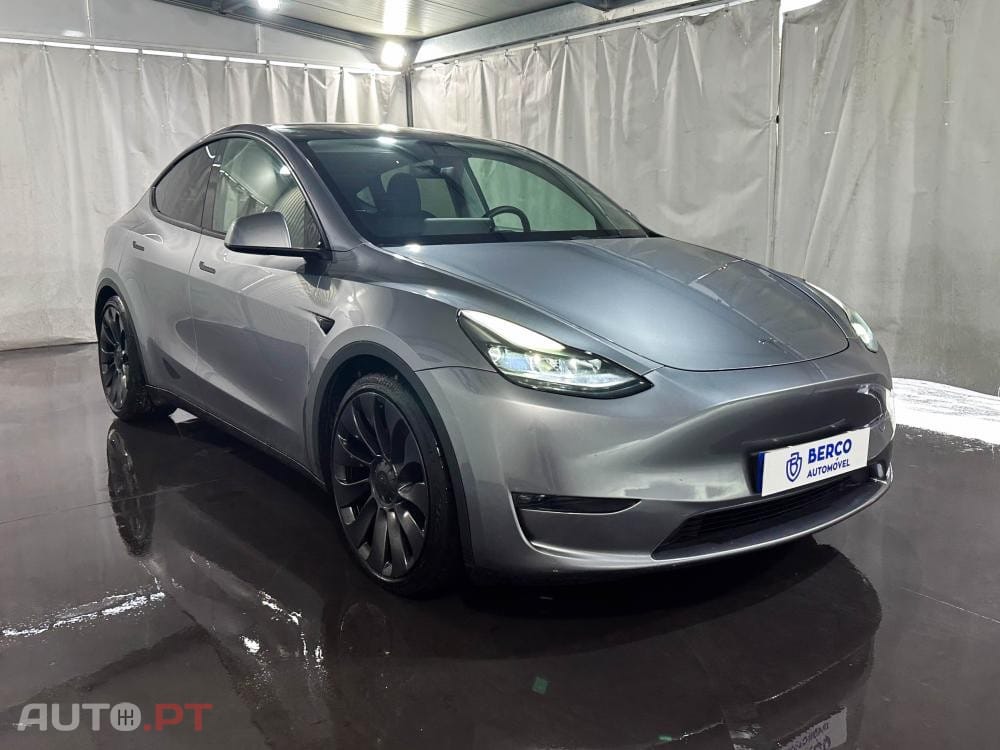 Tesla Model Y Performance Dual Motor AWD