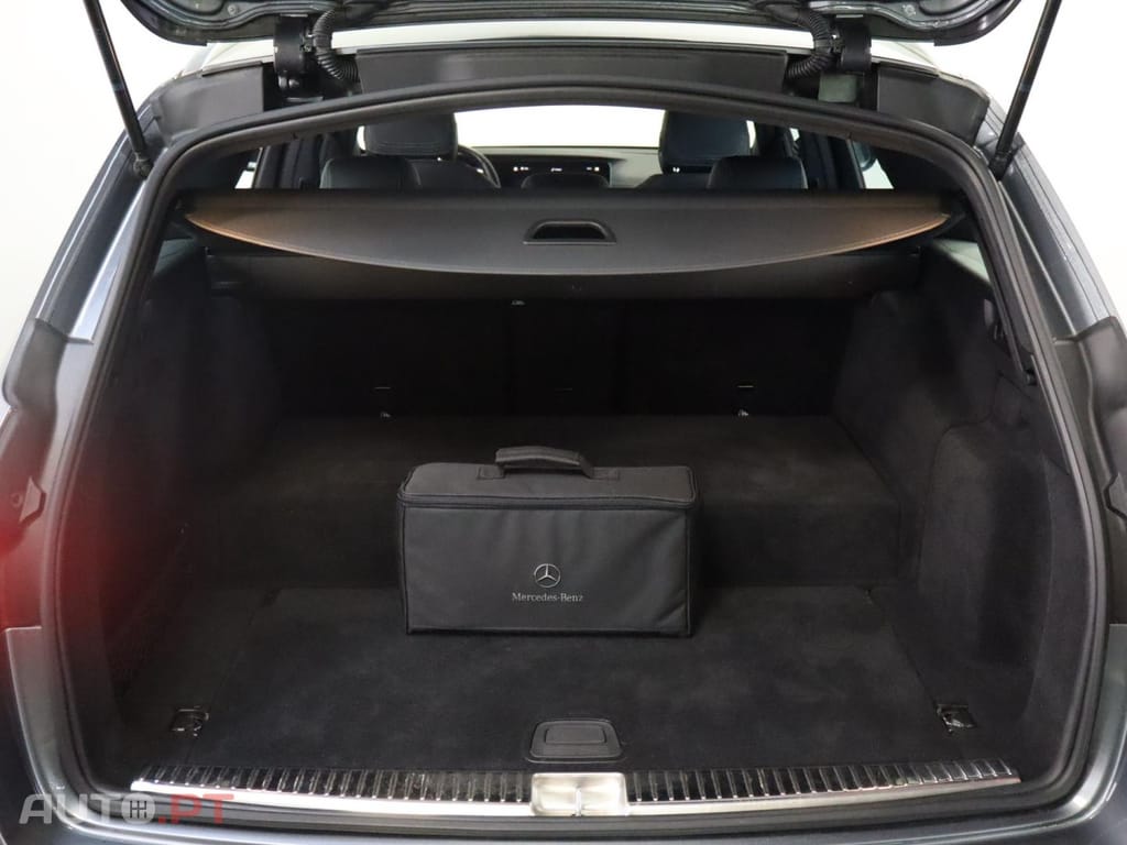 Mercedes-Benz E 300 de Auto AMG LINE