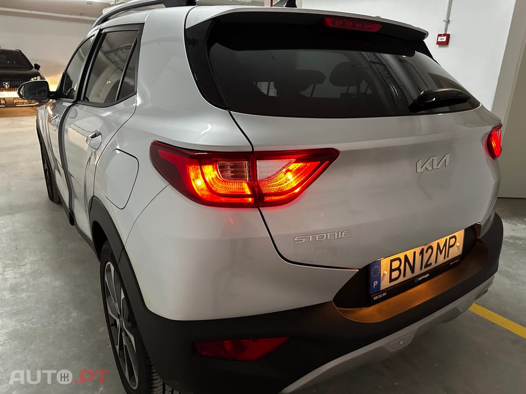 Kia Stonic 1.0 T-GDI 7DCT Drive