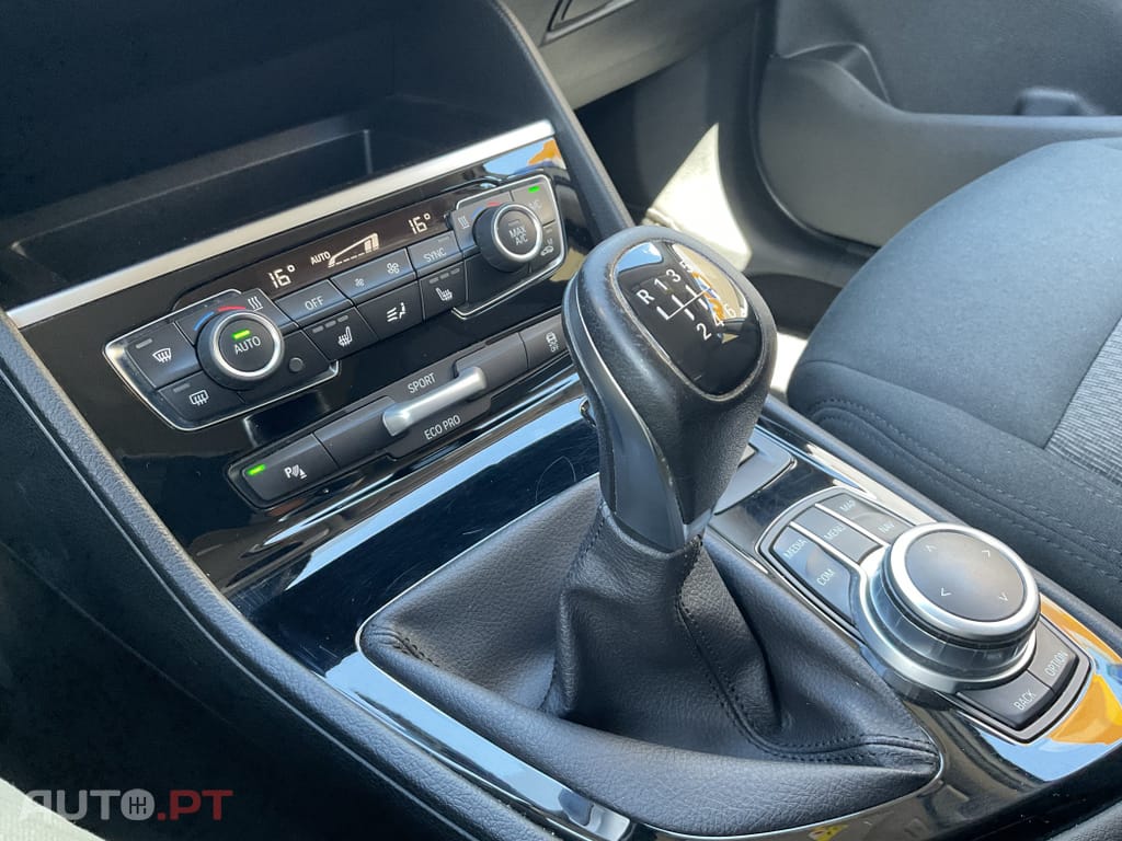 BMW 216 i 7L