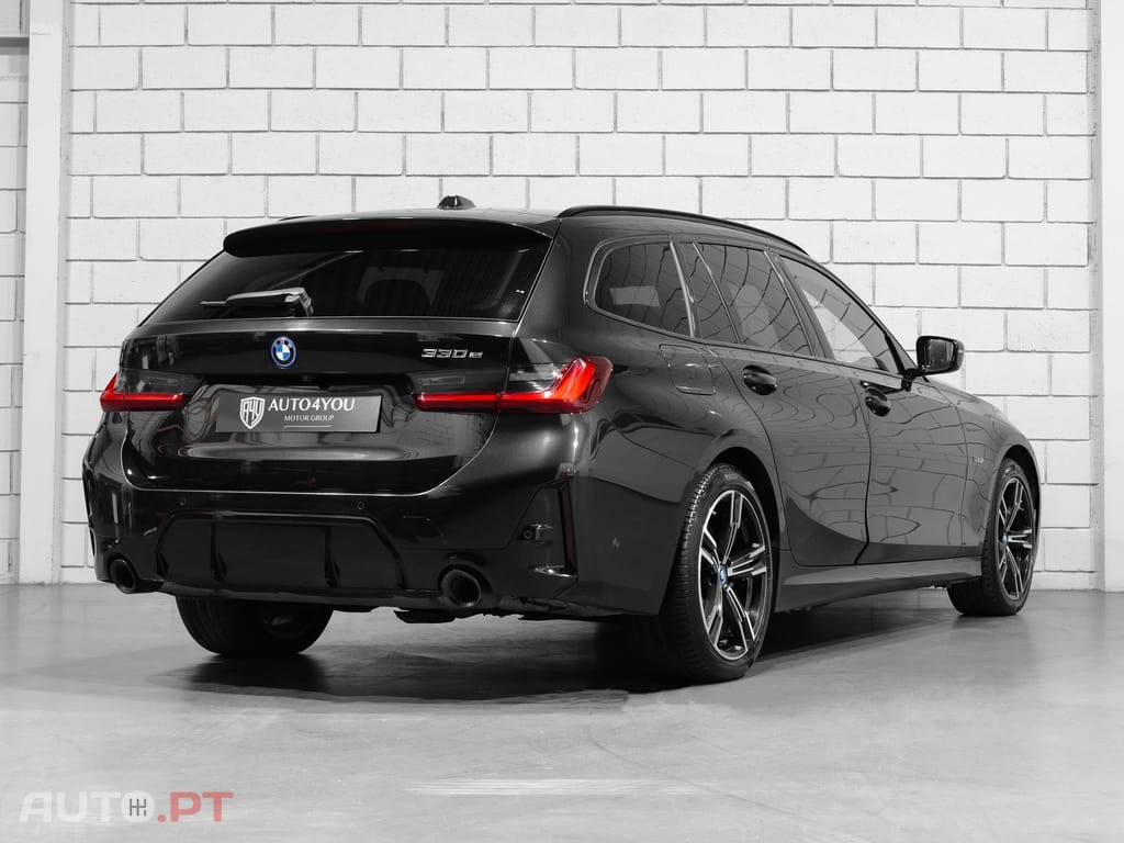 BMW 330 e Touring Pack M Auto