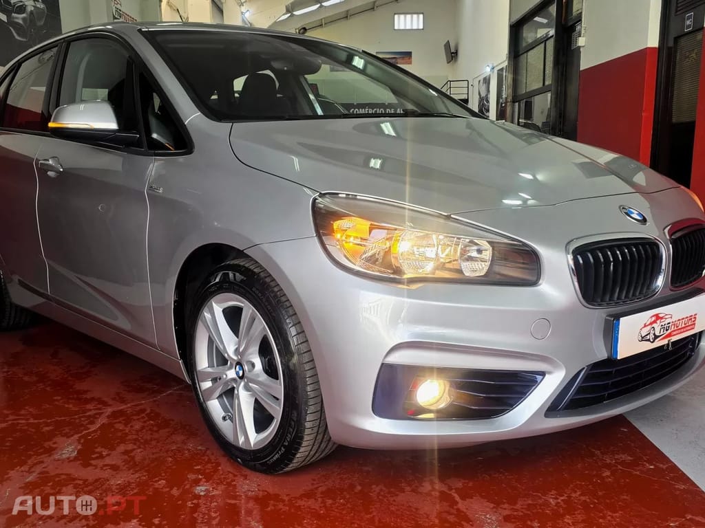 BMW 216 d Line Sport — fotografia 3