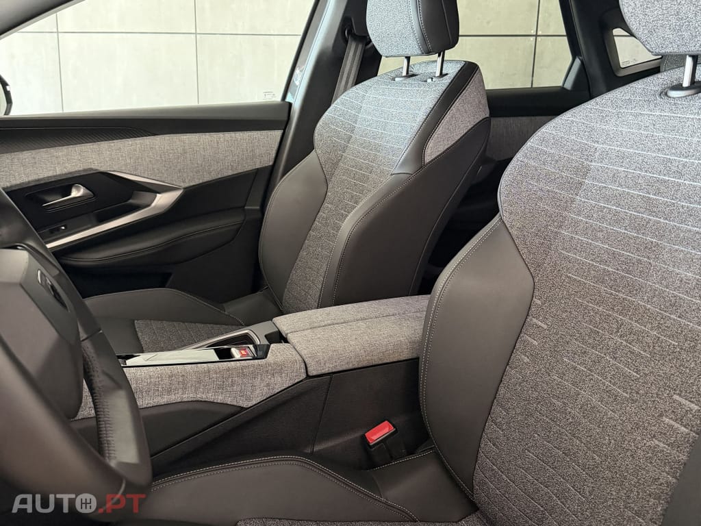 Peugeot 3008 1.2 Hybrid Allure e-DCS6