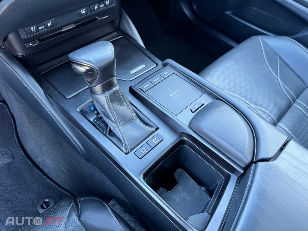 Lexus ES Executive+