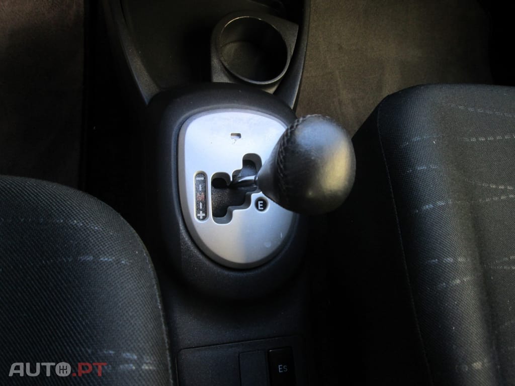 Toyota Yaris 1.0 VVT-i Sol High Pack MMT