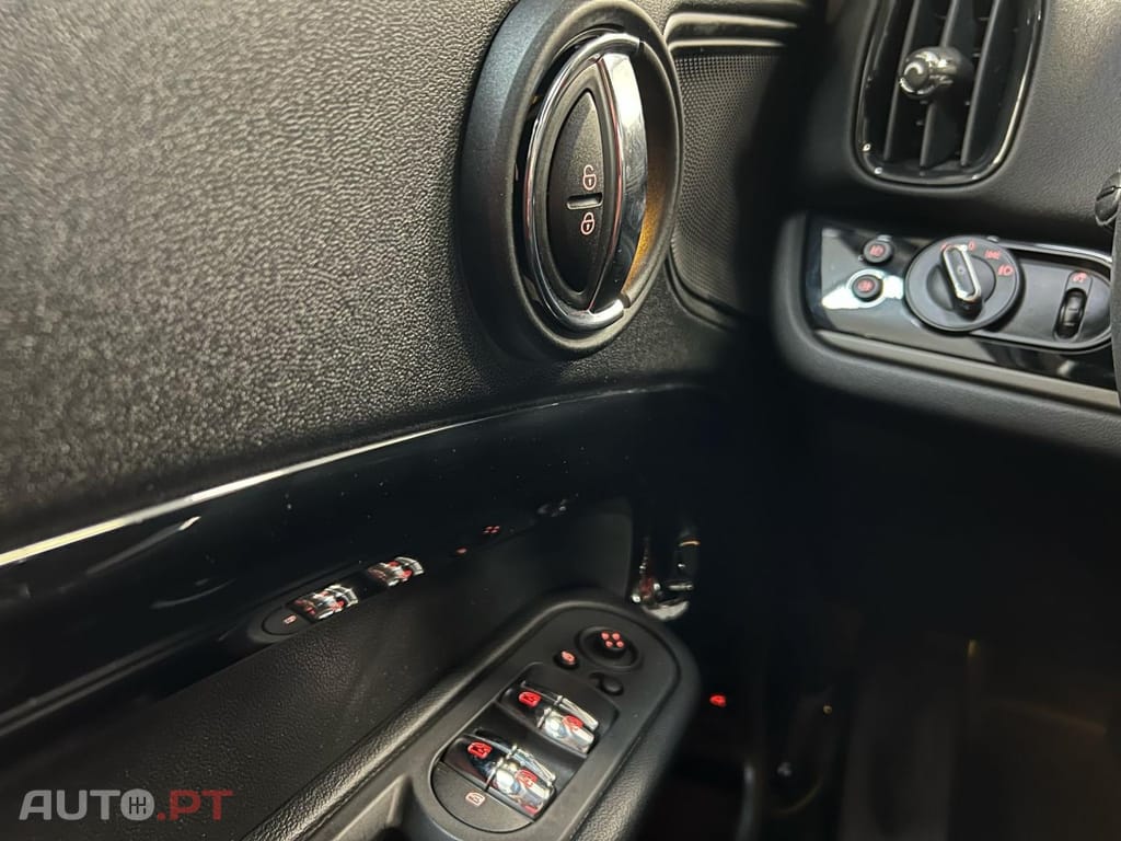 MINI Countryman Cooper S E ALL4 Auto — fotografia 13