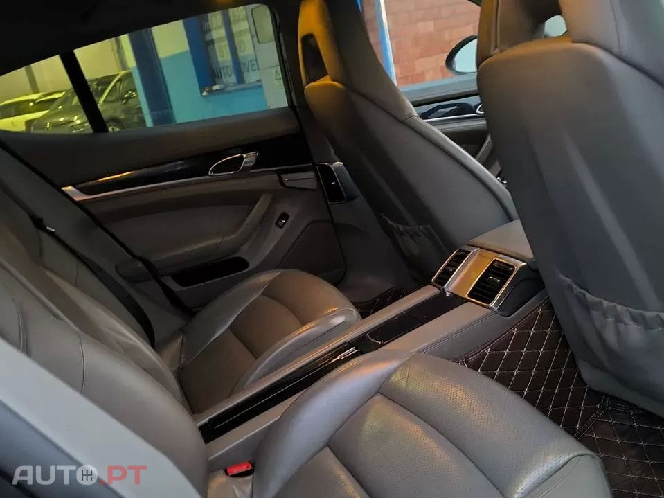 Porsche Panamera Platinum Edition PDK