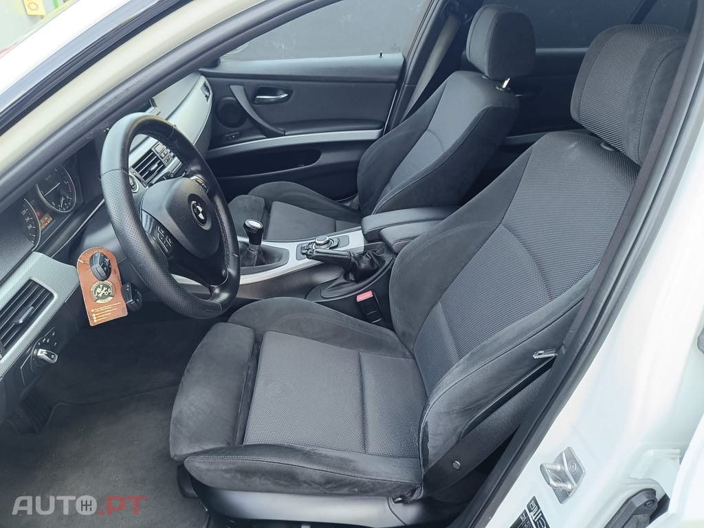 BMW 318 d Touring Navigation Sport