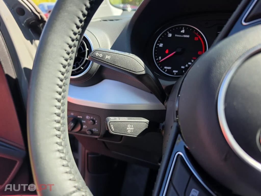 Audi Q2 1.6 TDI Design — fotografia 14