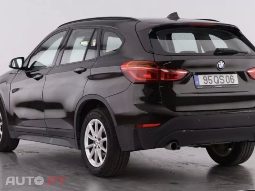 BMW X1 16 d sDrive — fotografia 4