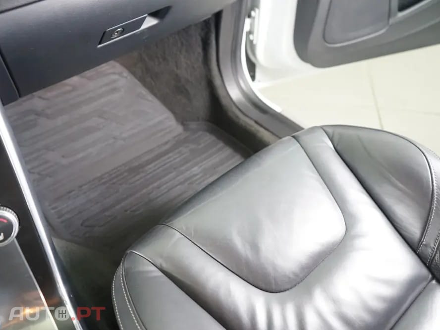 Volvo V60 2.4 D6 R-Design AWD Phev