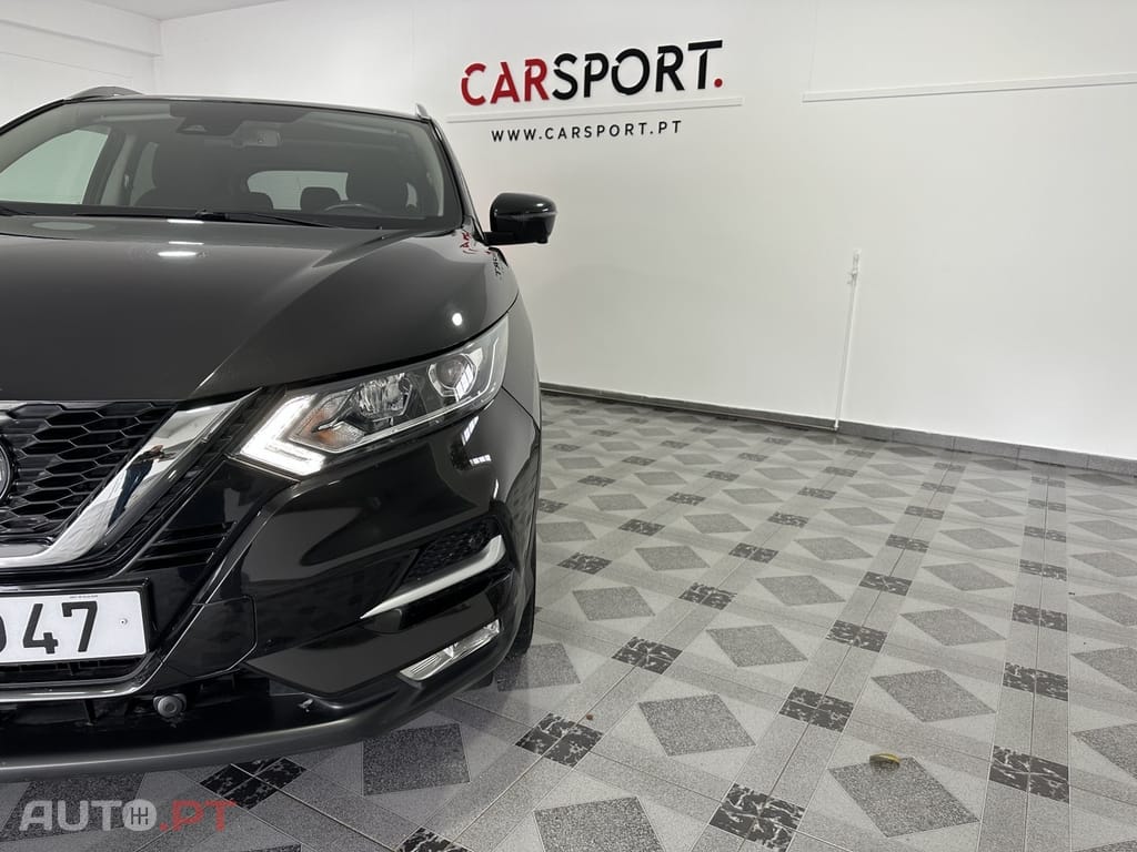 Nissan Qashqai 1.3 DIG-T N-Connecta J18