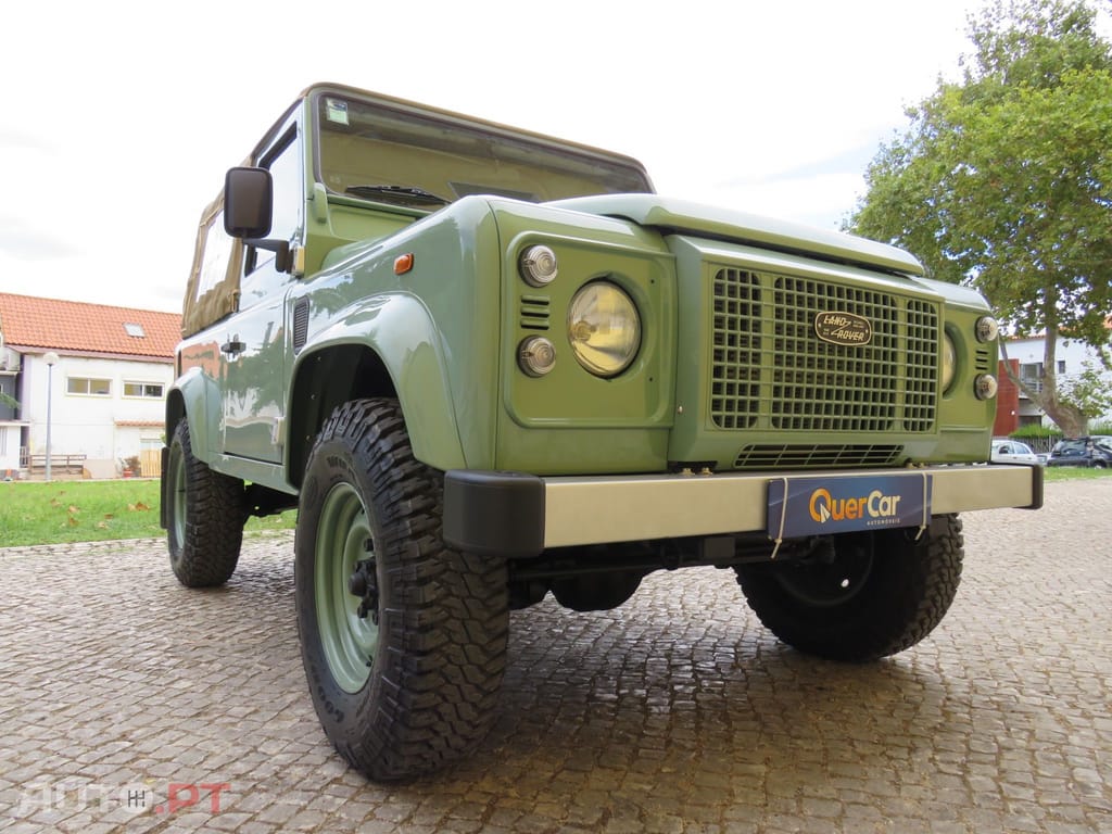 Land Rover Defender TD4 PUMA HERITAGE