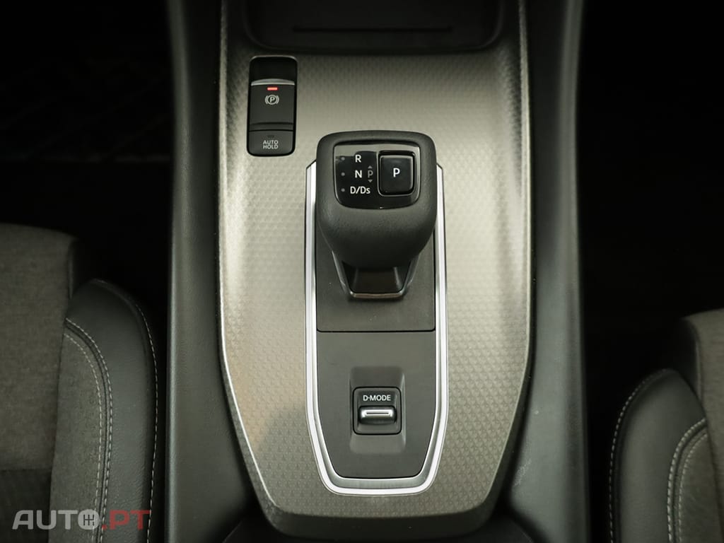 Nissan Qashqai Qashqai 1.3 DIG-T N-Connecta LED Xtronic