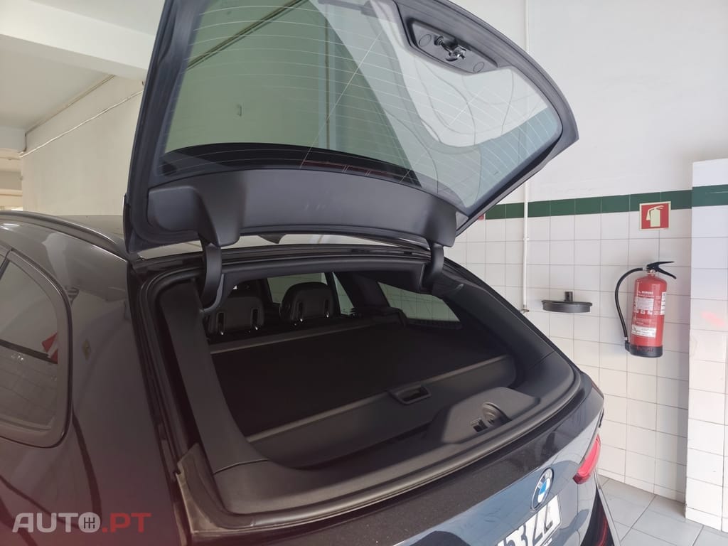 BMW 320 e Touring Auto