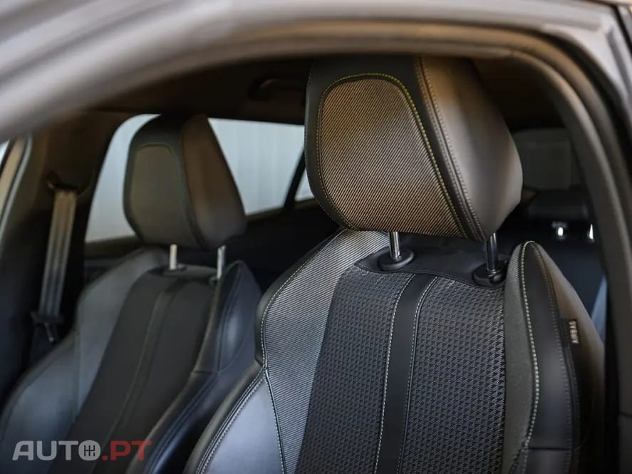 Peugeot E-2008 50 kWh GT Pack