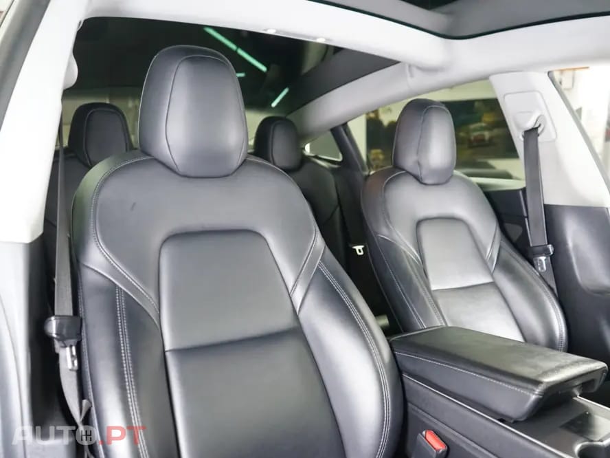 Tesla Model 3 Standard Range Plus RWD