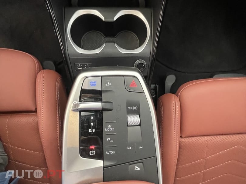 BMW iX2 eDrive20 Edição Desportiva M