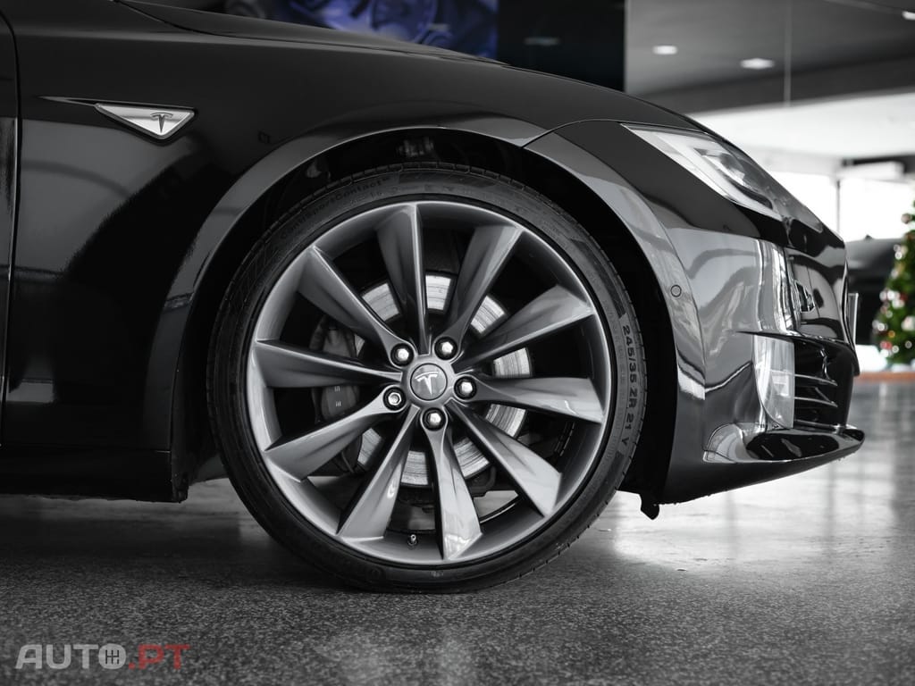 Tesla Model S 90D