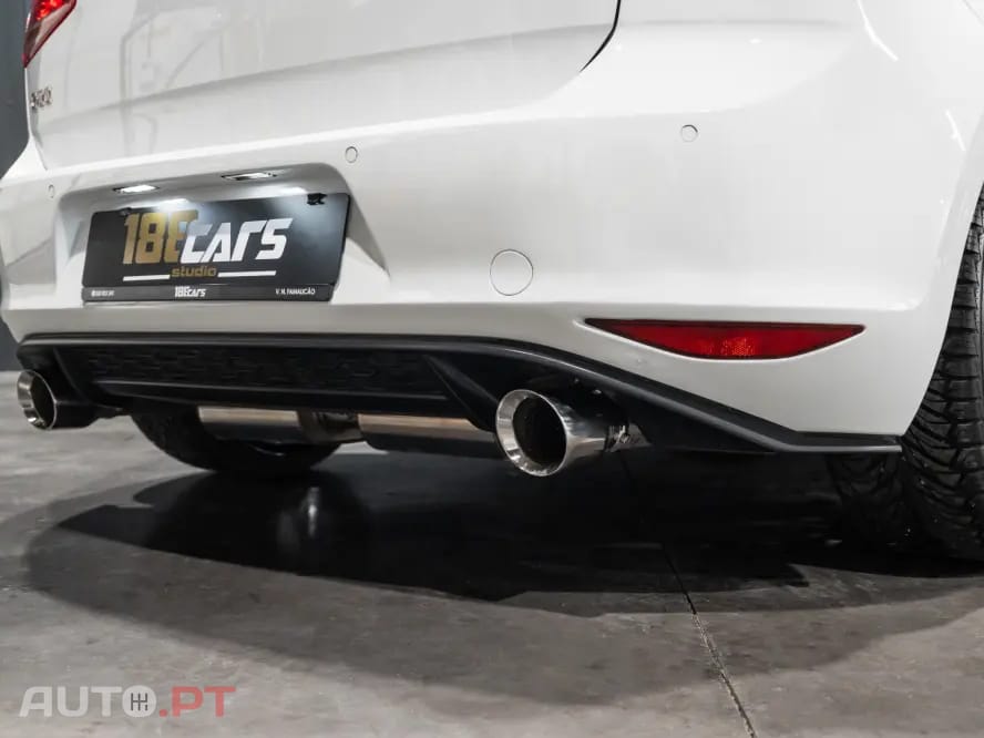 Volkswagen Golf GTI Performance BlueMotion DSG
