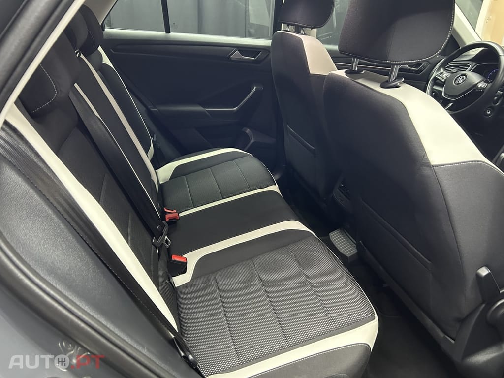 Volkswagen T-Roc 1.5 TSI Sport DSG