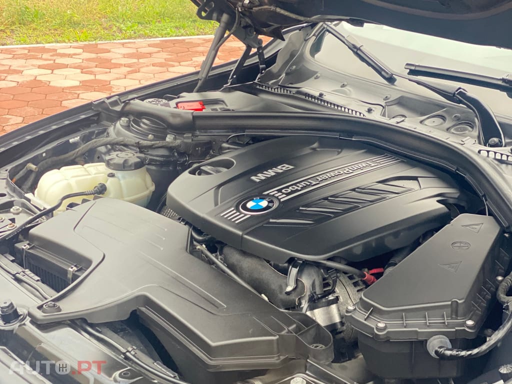 BMW 320 d Touring Sport-Aut. Blue Performance Modern Line