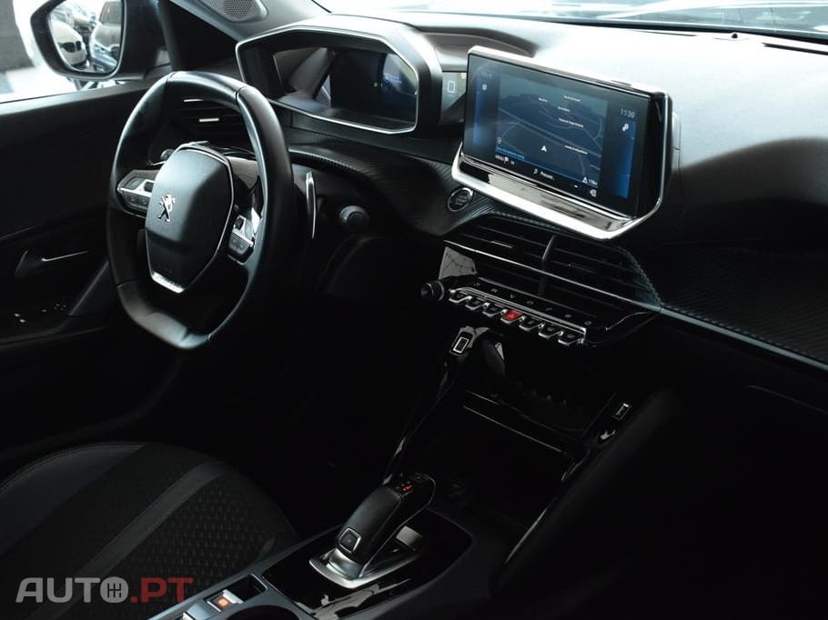 Peugeot 2008 1.5 BlueHDi Allure EAT8