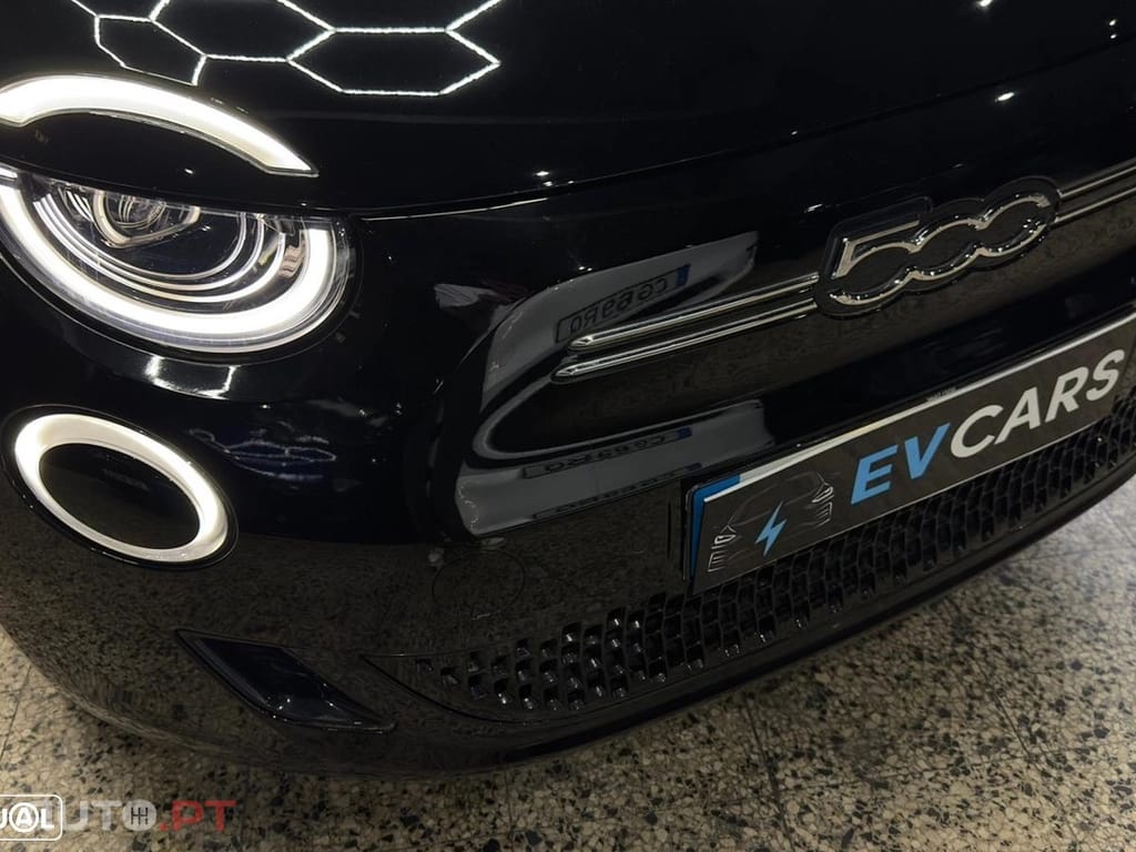 Fiat 500e La Prima