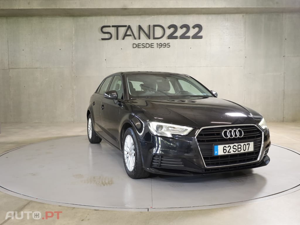 Audi A3 Sportback 1.6 TDi B. Line Attraction