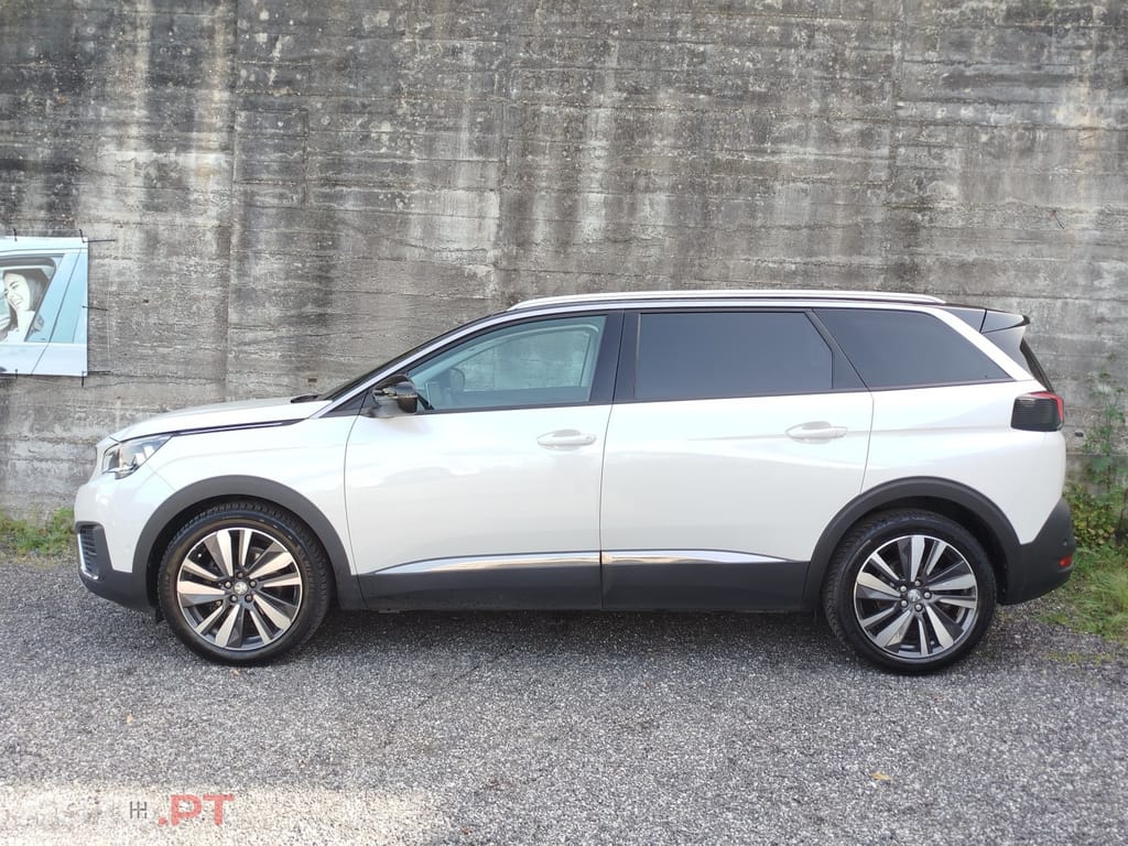 Peugeot 5008 1.2 PureTech Allure J18