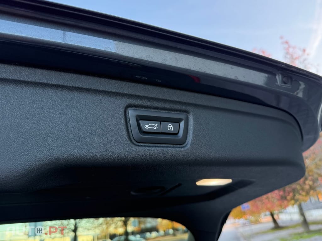 BMW 330 e Touring Pack M Auto