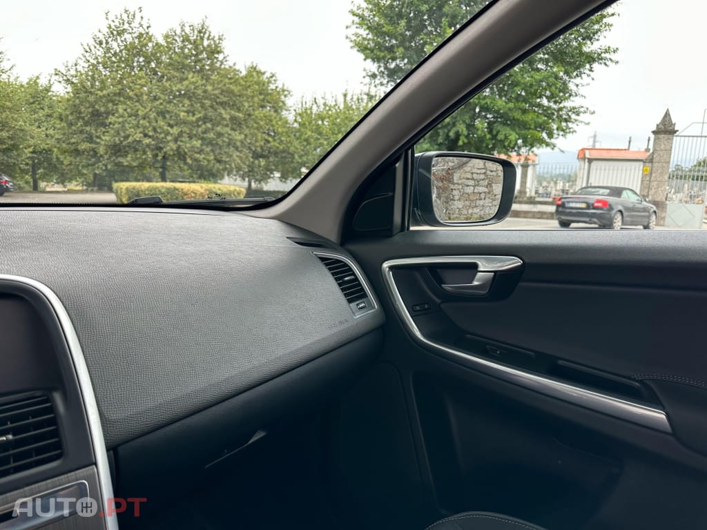 Volvo XC60 2.0 D4 Momentum Geartronic