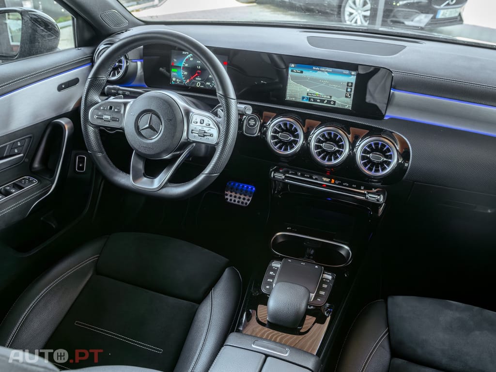 Mercedes-Benz A 250 e AMG Line