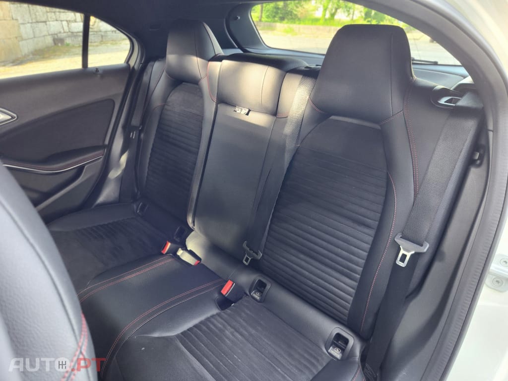 Mercedes-Benz A 180 d AMG Line