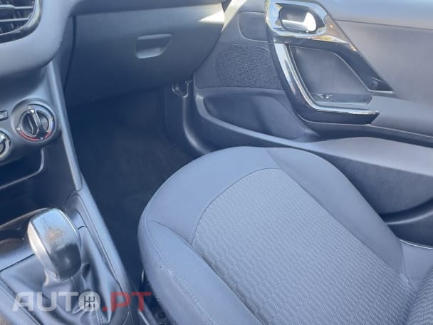 Peugeot 208 82 PureTech Style