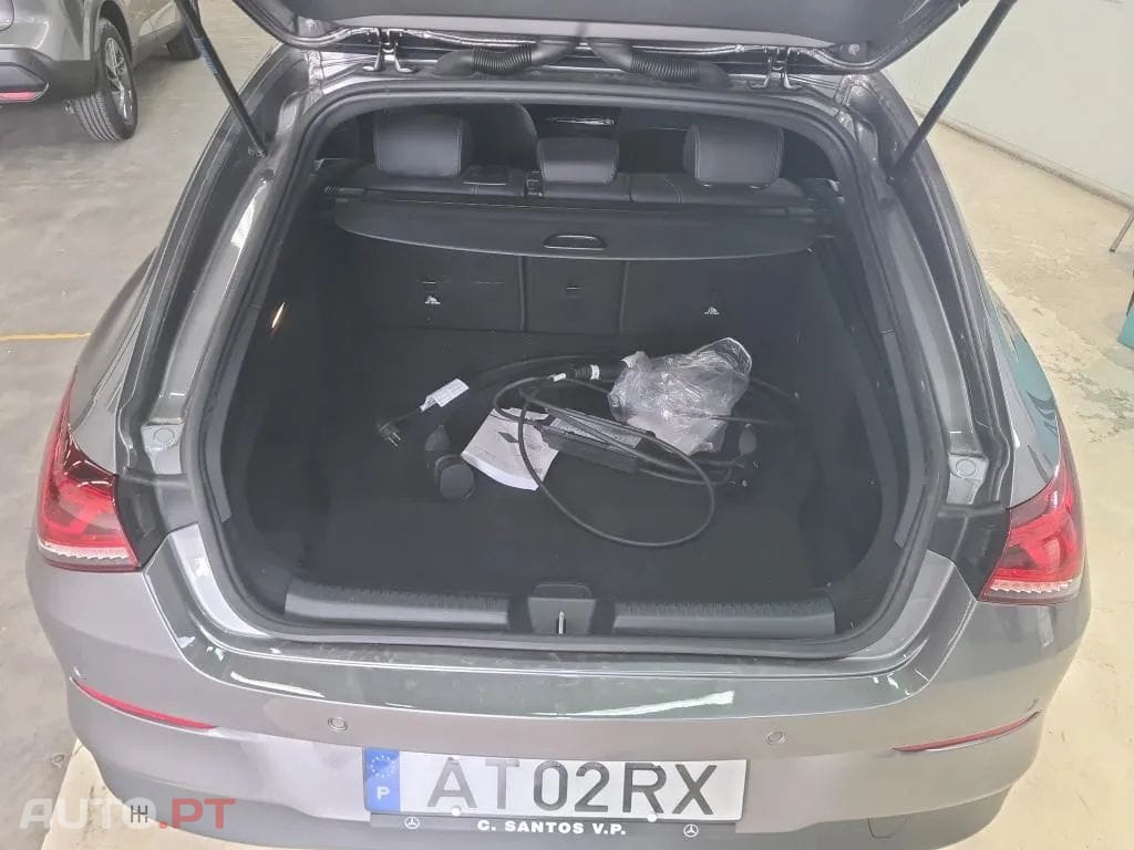Mercedes-Benz CLA 250 e Shooting Brake Style Plus