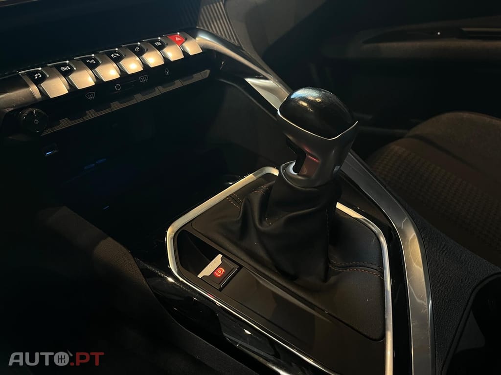 Peugeot 3008 1.2i Executive