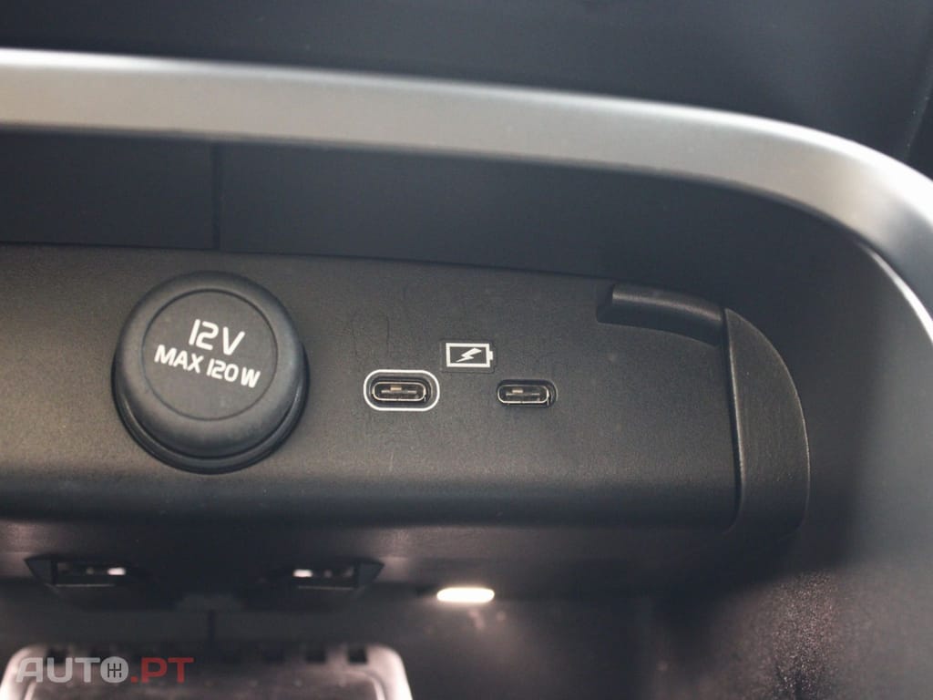 Volvo XC40 78 KWH PLUS AWD