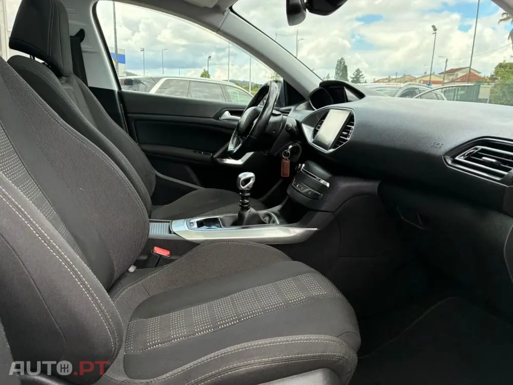 Peugeot 308 1.6 BlueHDi Allure J17