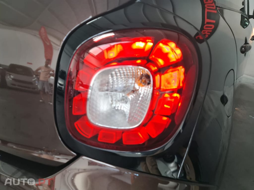 Smart ForFour Outro