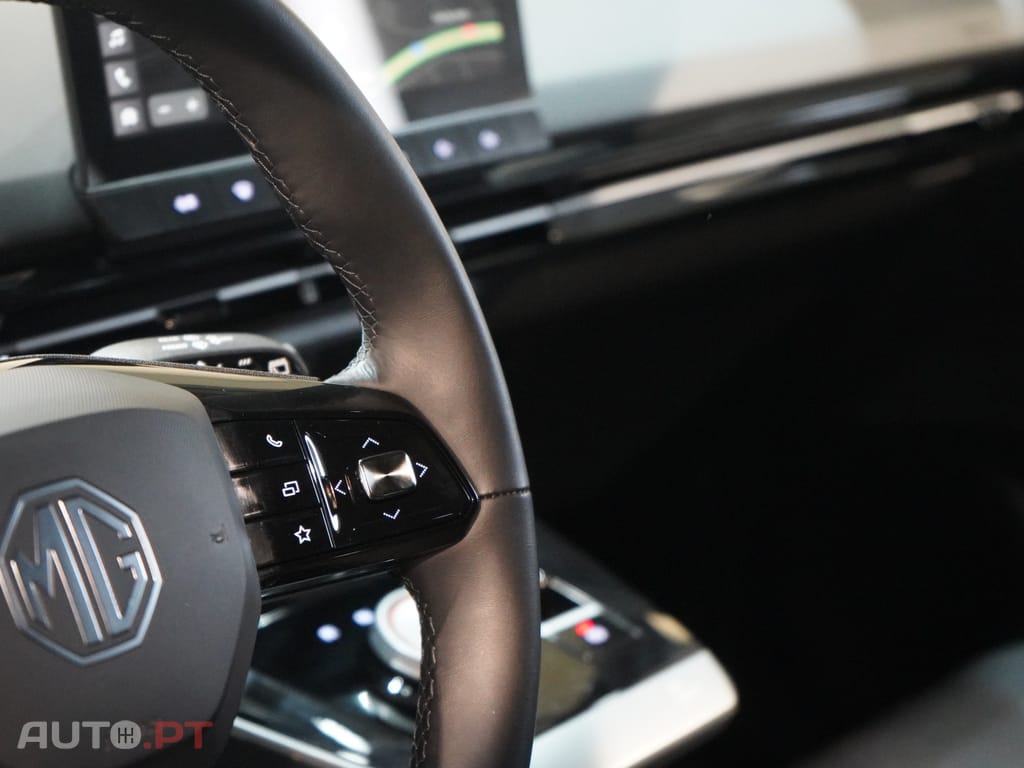 MG MG4 64 kWh Luxury